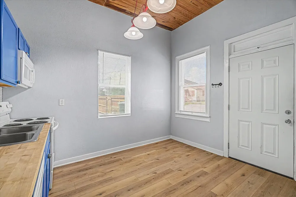 1827 Avenue O Street Galveston, TX 77550