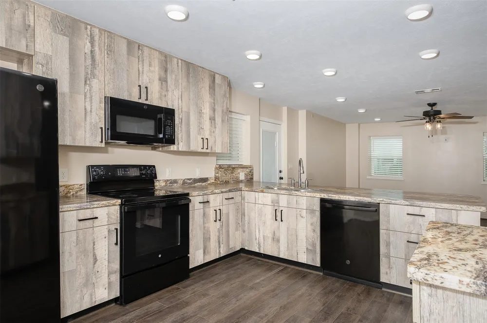 11428 Debbie Lane Iola, TX 77861