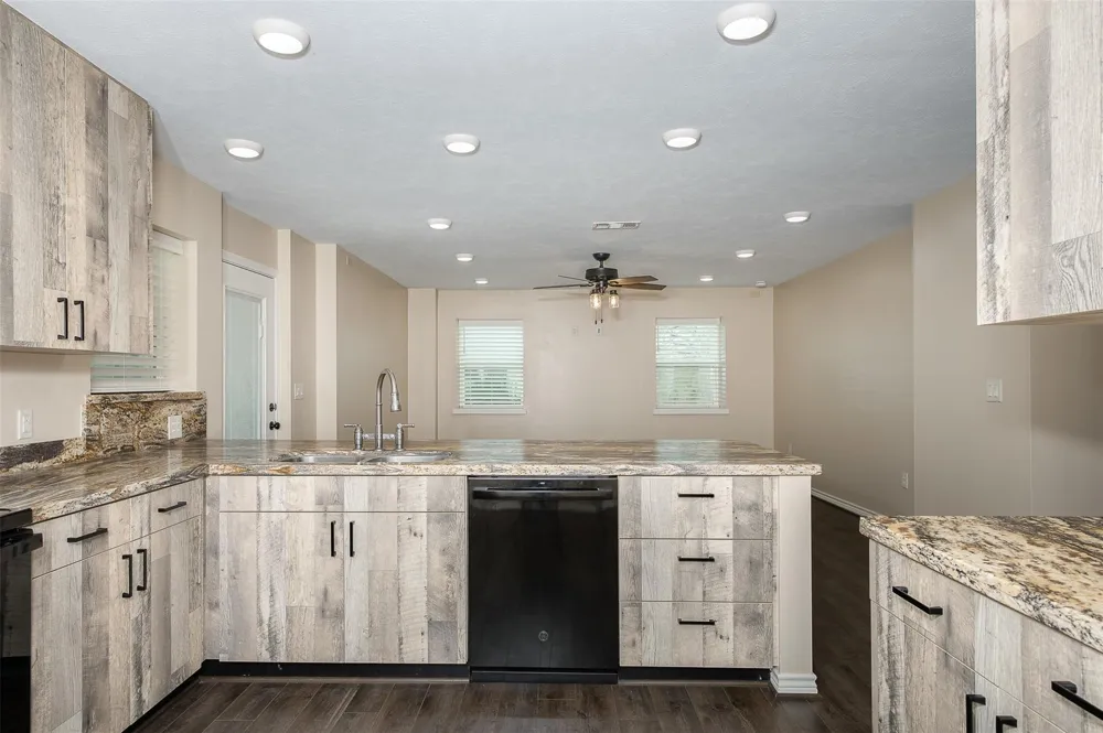11428 Debbie Lane Iola, TX 77861