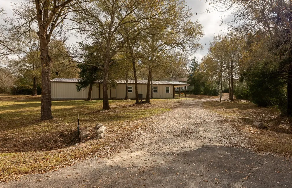 11428 Debbie Lane Iola, TX 77861