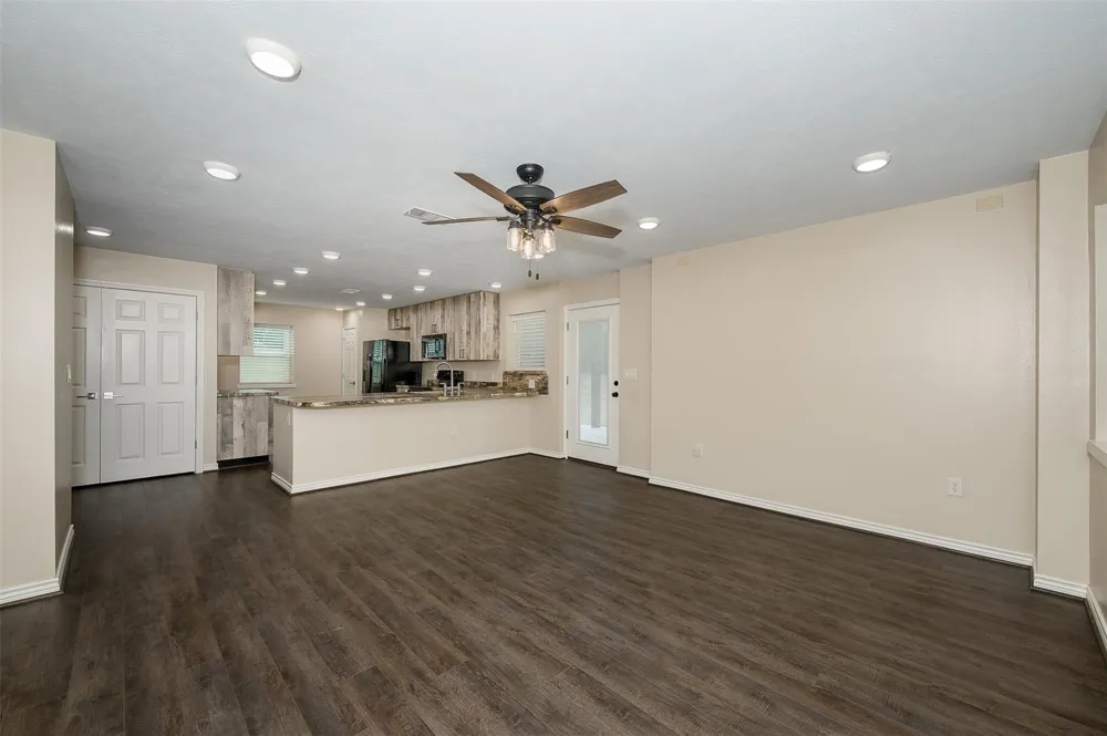 11428 Debbie Lane Iola, TX 77861