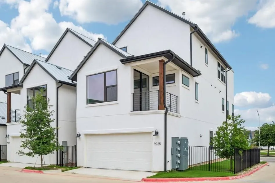 9025 Cattle Baron Path Austin, TX 78747
