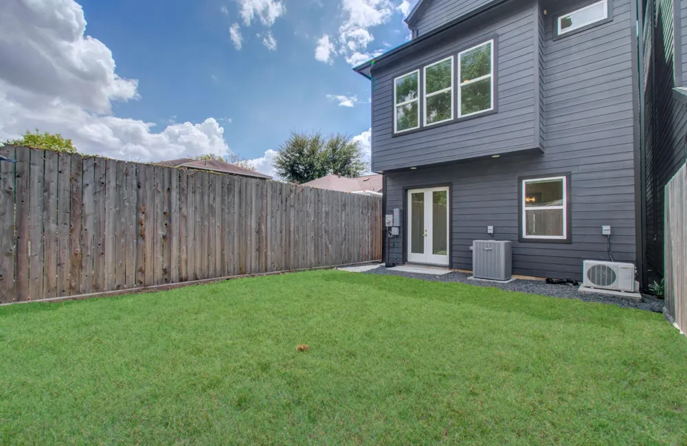 3107 Webster Street #B Houston, TX 77004