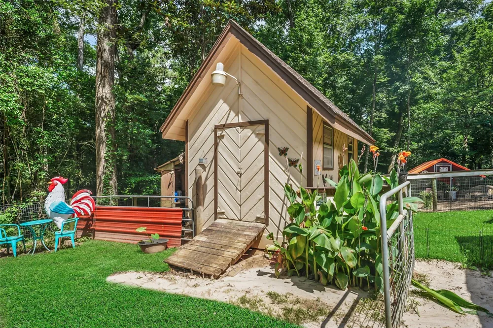 200 Cochran Lane Coldspring, TX 77331