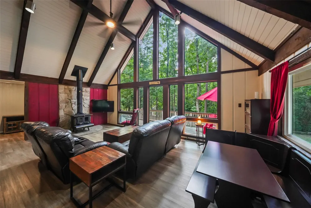 200 Cochran Lane Coldspring, TX 77331