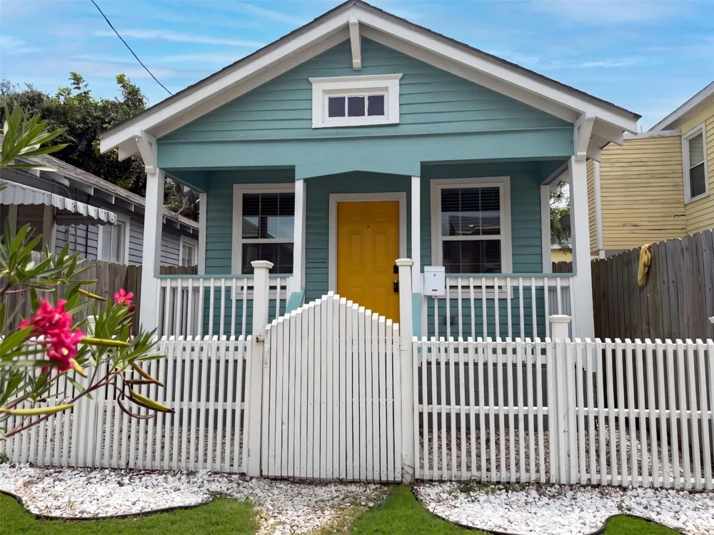 2819 Avenue K Galveston, TX 77550