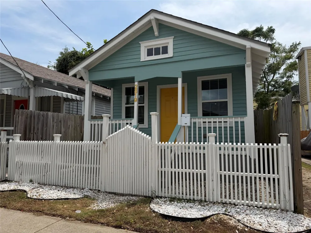 2819 Avenue K Galveston, TX 77550