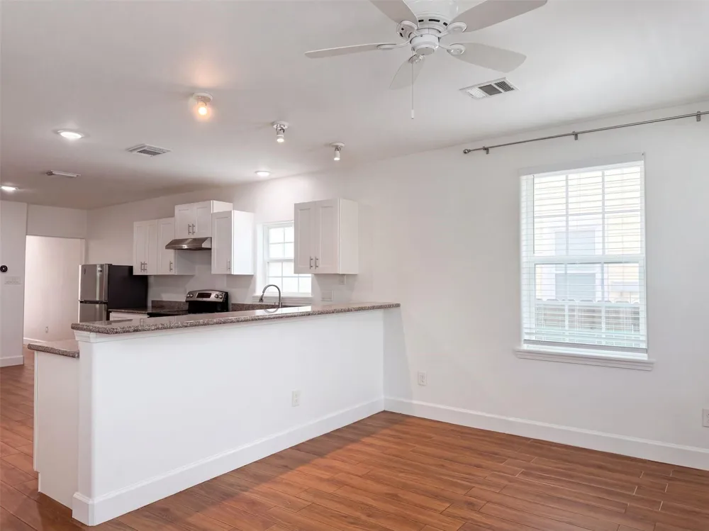 2819 Avenue K Galveston, TX 77550