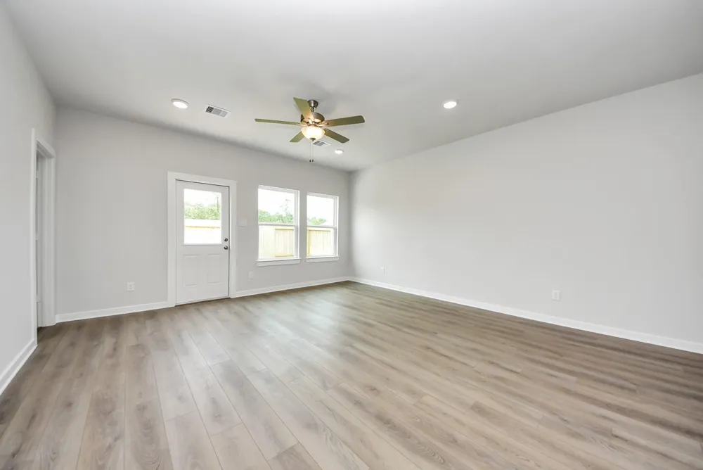 1989 Brookpointe Lane Dayton, TX 77535