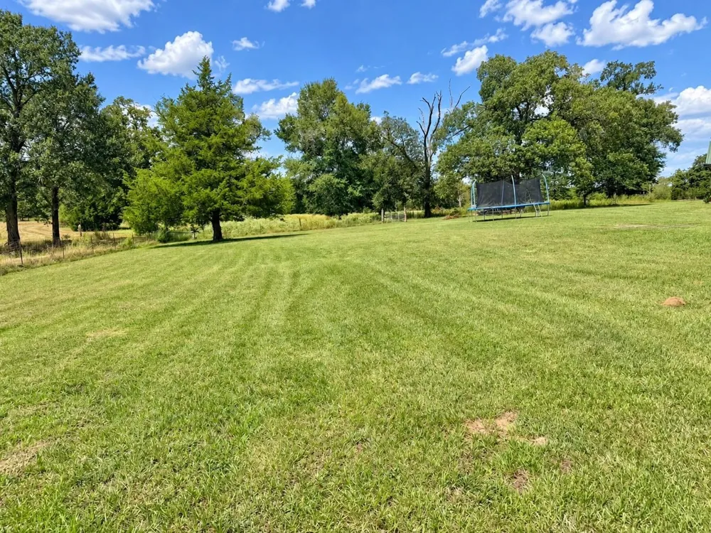 3881 Us Highway 75 Buffalo, TX 75831