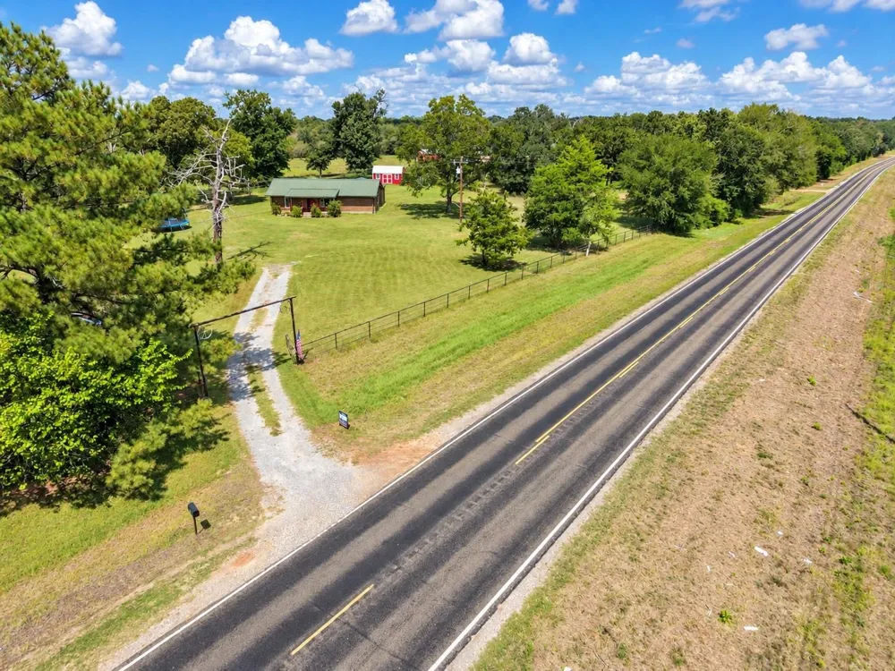 3881 Us Highway 75 Buffalo, TX 75831