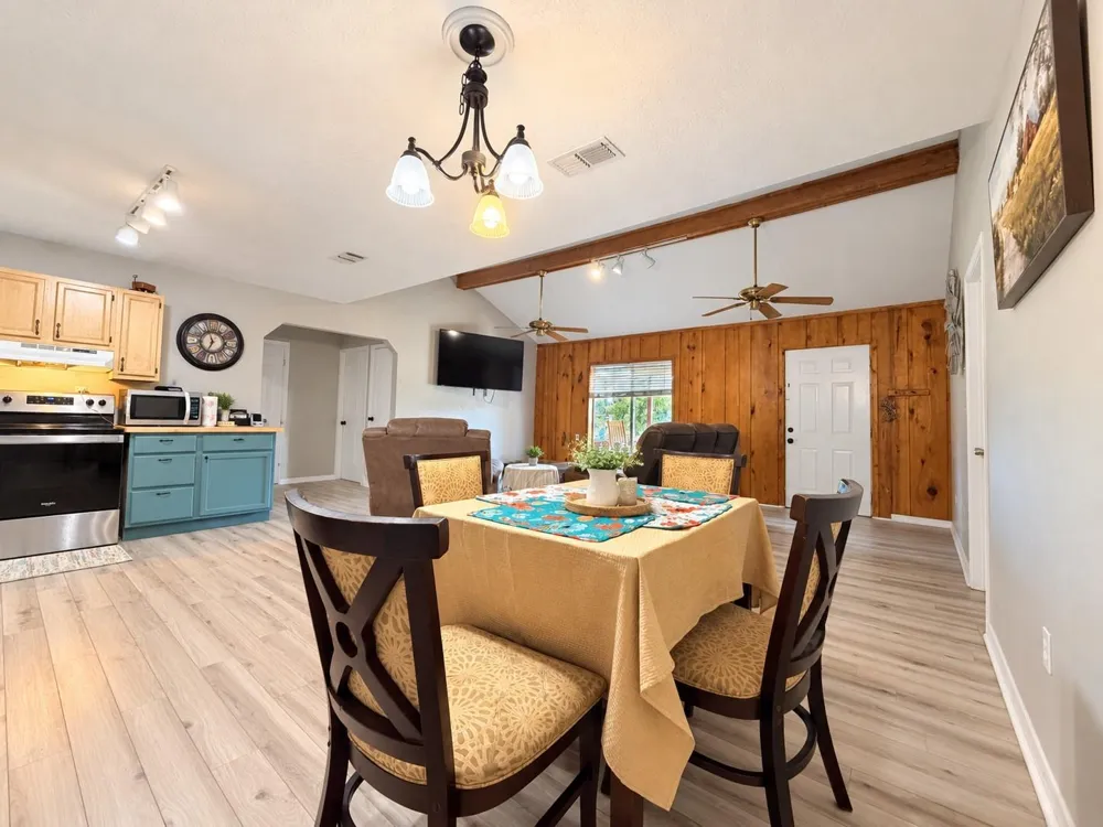 3881 Us Highway 75 Buffalo, TX 75831