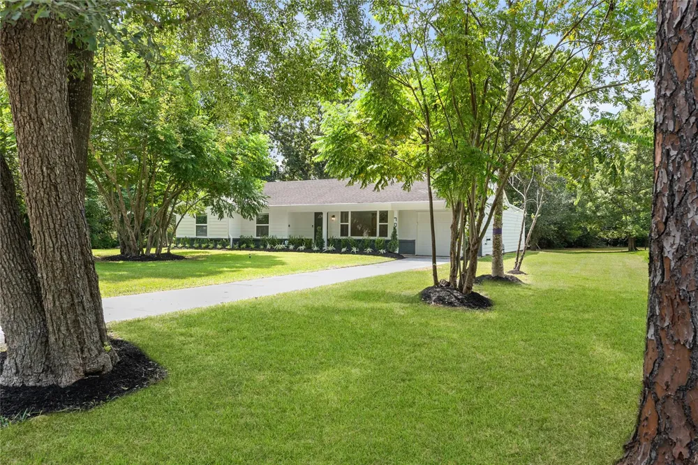 703 Newton Drive Richmond, TX 77469