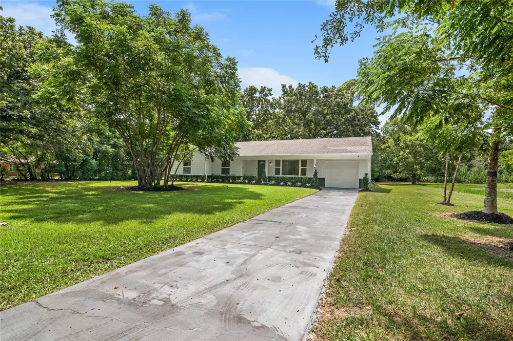 703 Newton Drive Richmond, TX 77469