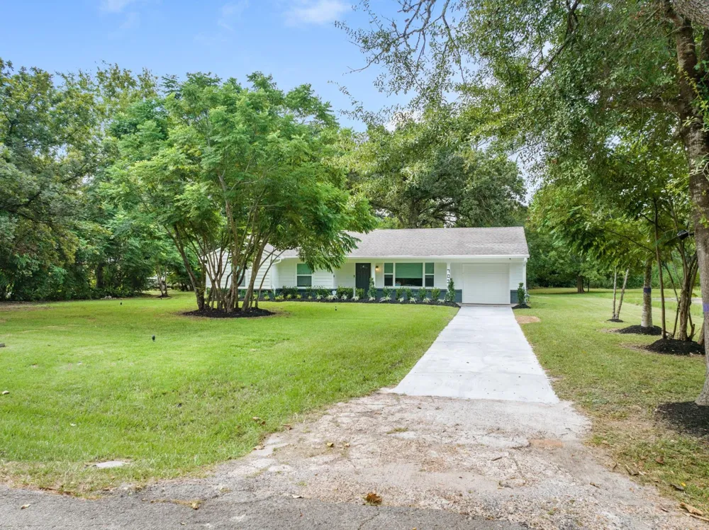 703 Newton Drive Richmond, TX 77469