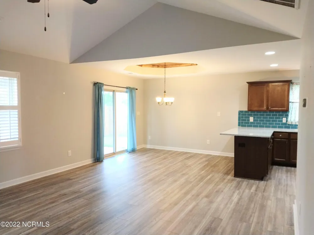 526 Deep Inlet Drive Sneads Ferry, NC 28460