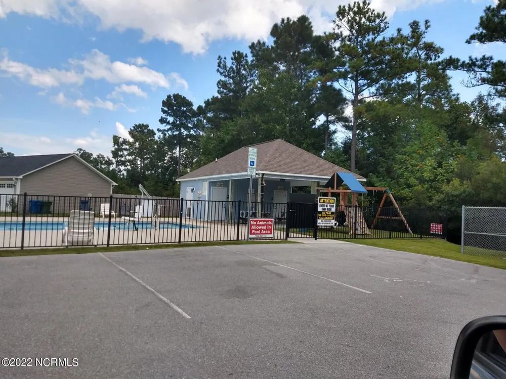 526 Deep Inlet Drive Sneads Ferry, NC 28460