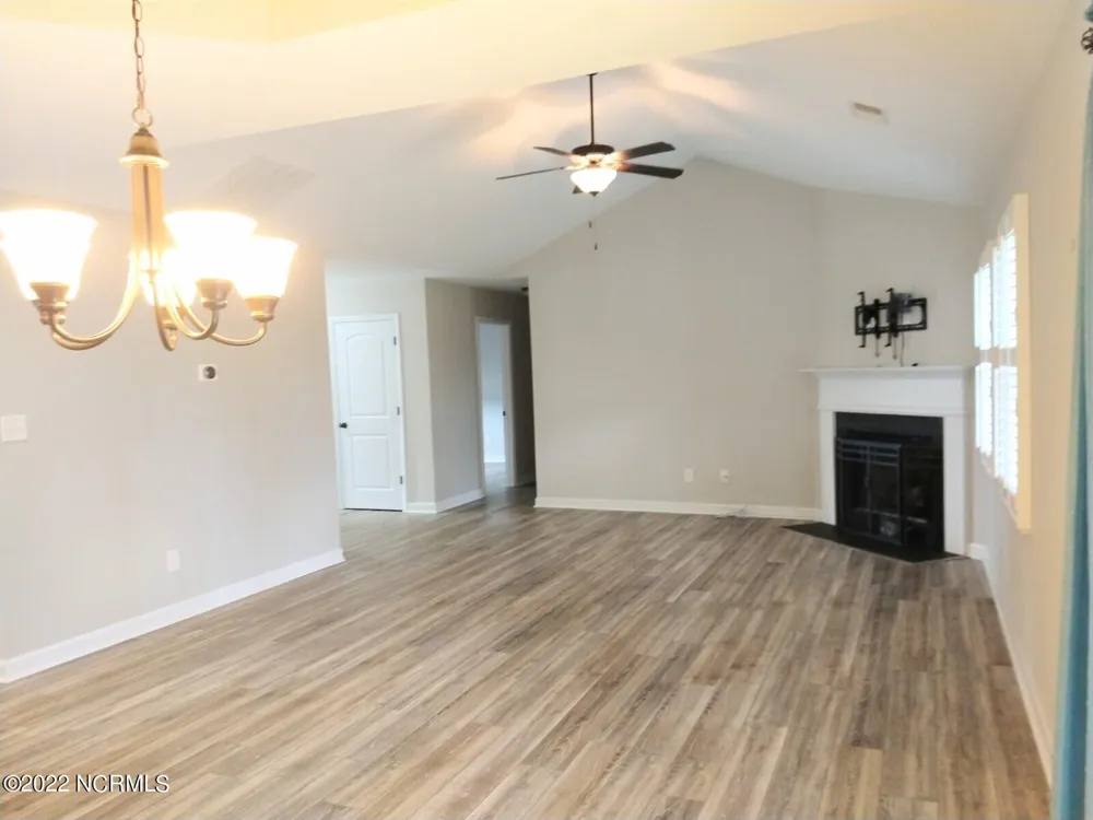 526 Deep Inlet Drive Sneads Ferry, NC 28460