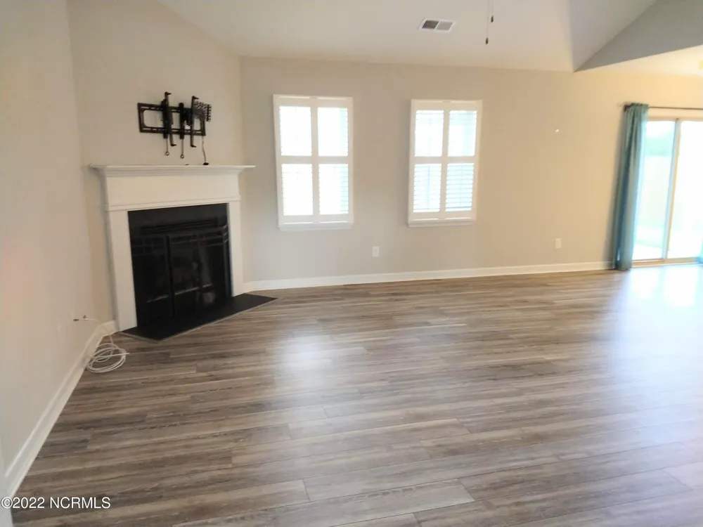 526 Deep Inlet Drive Sneads Ferry, NC 28460