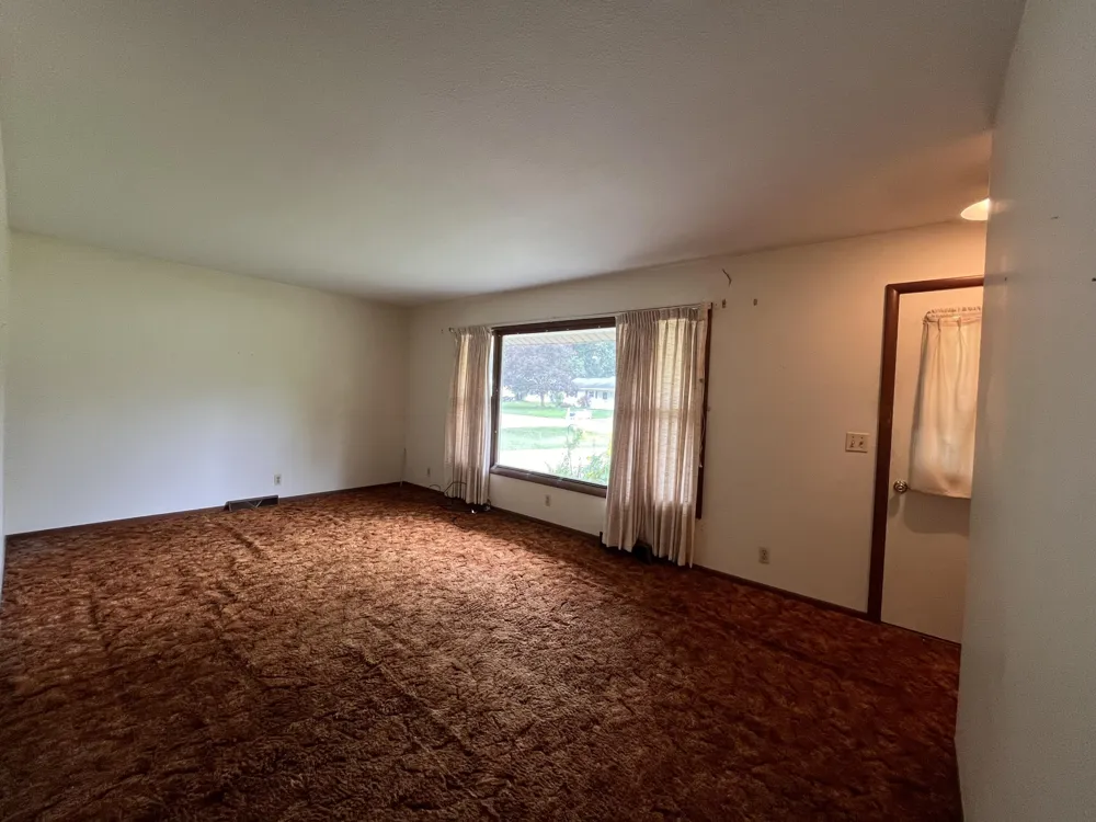584 Pineview Drive Holland, MI 49424