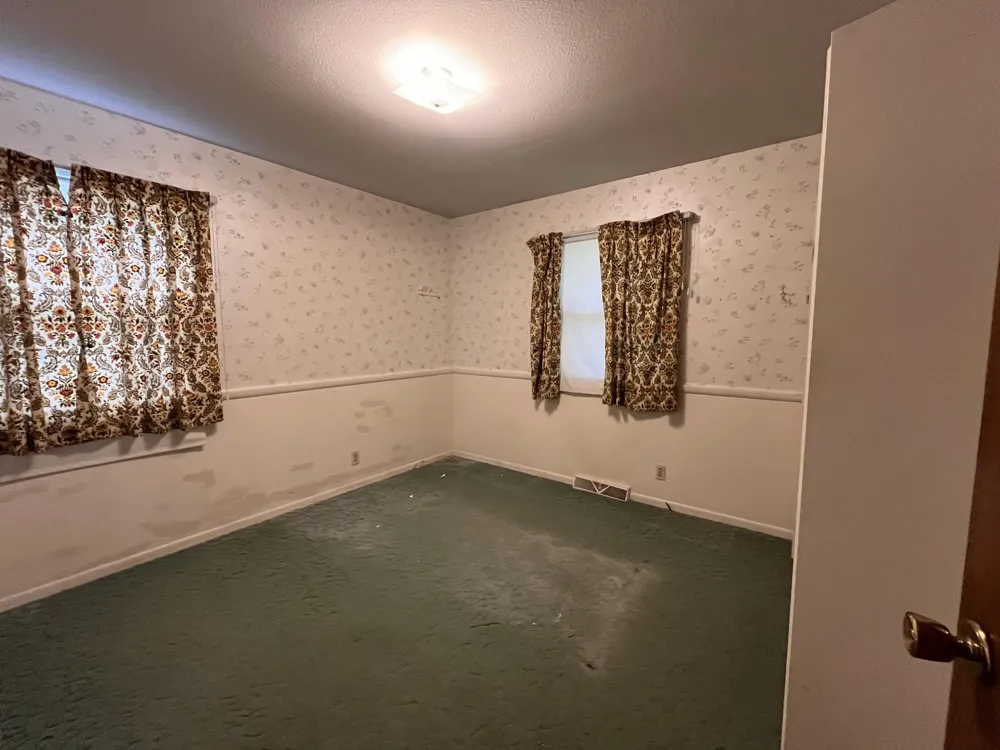 584 Pineview Drive Holland, MI 49424