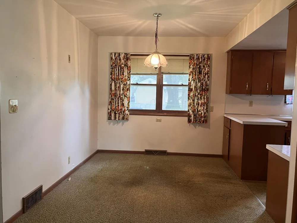 584 Pineview Drive Holland, MI 49424