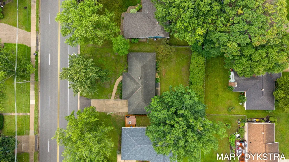 409 W Lakewood Boulevard Holland, MI 49424