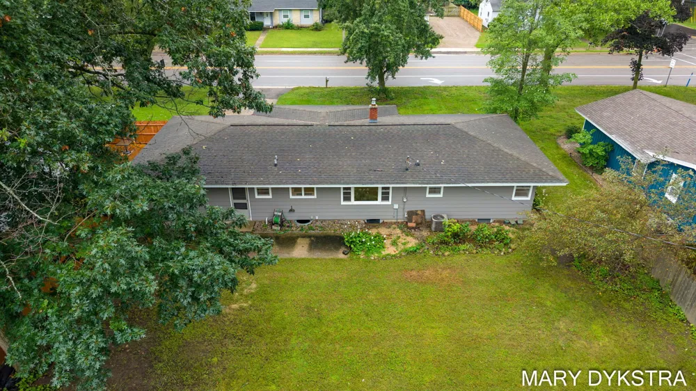 409 W Lakewood Boulevard Holland, MI 49424