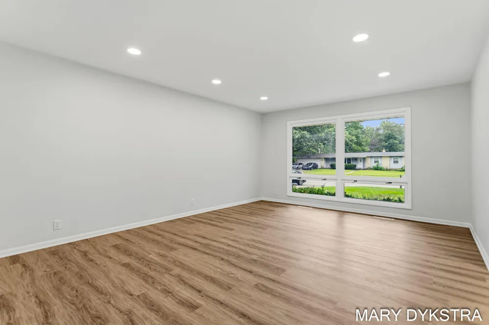 409 W Lakewood Boulevard Holland, MI 49424
