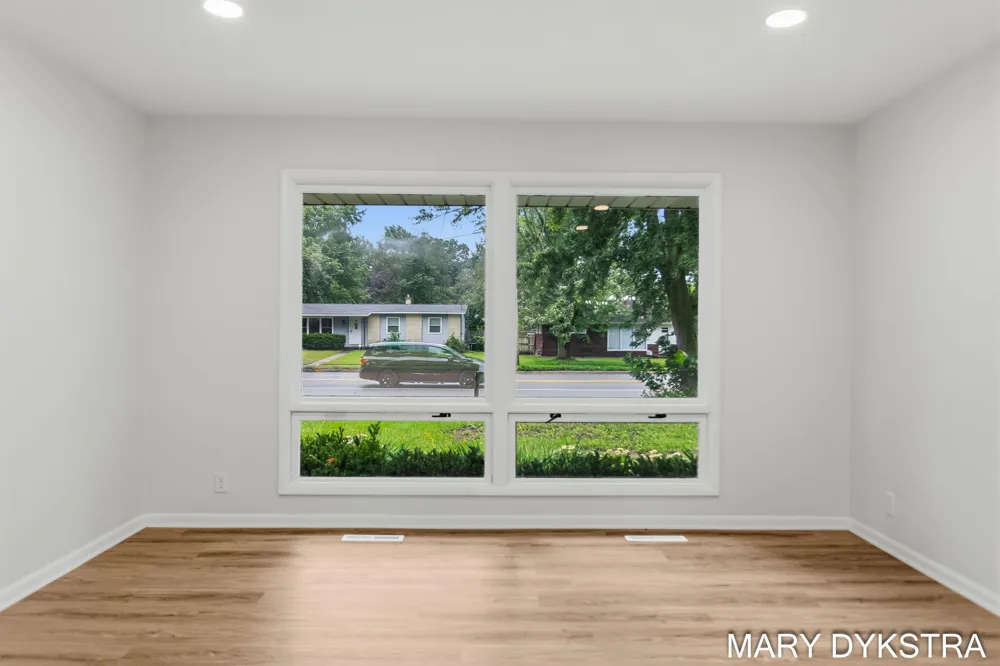 409 W Lakewood Boulevard Holland, MI 49424