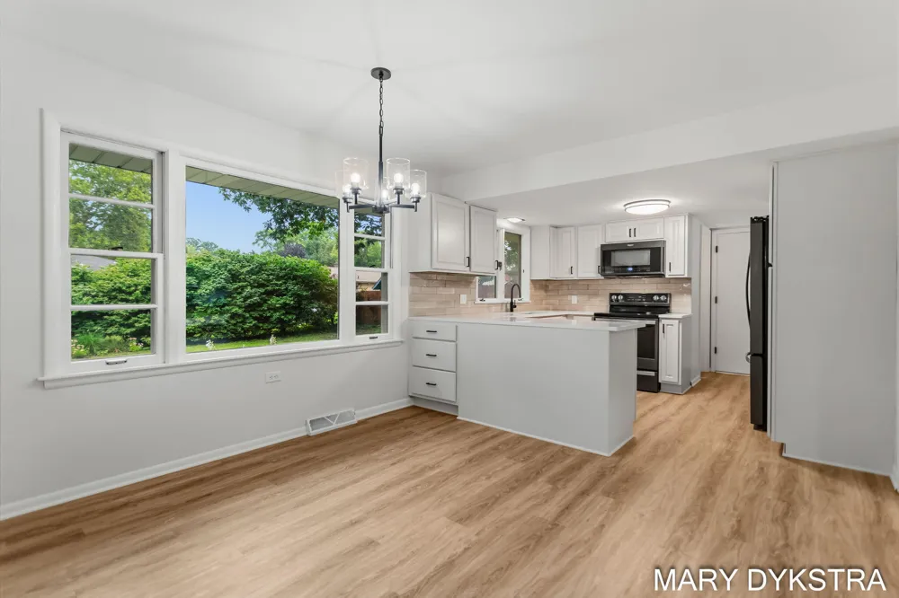 409 W Lakewood Boulevard Holland, MI 49424