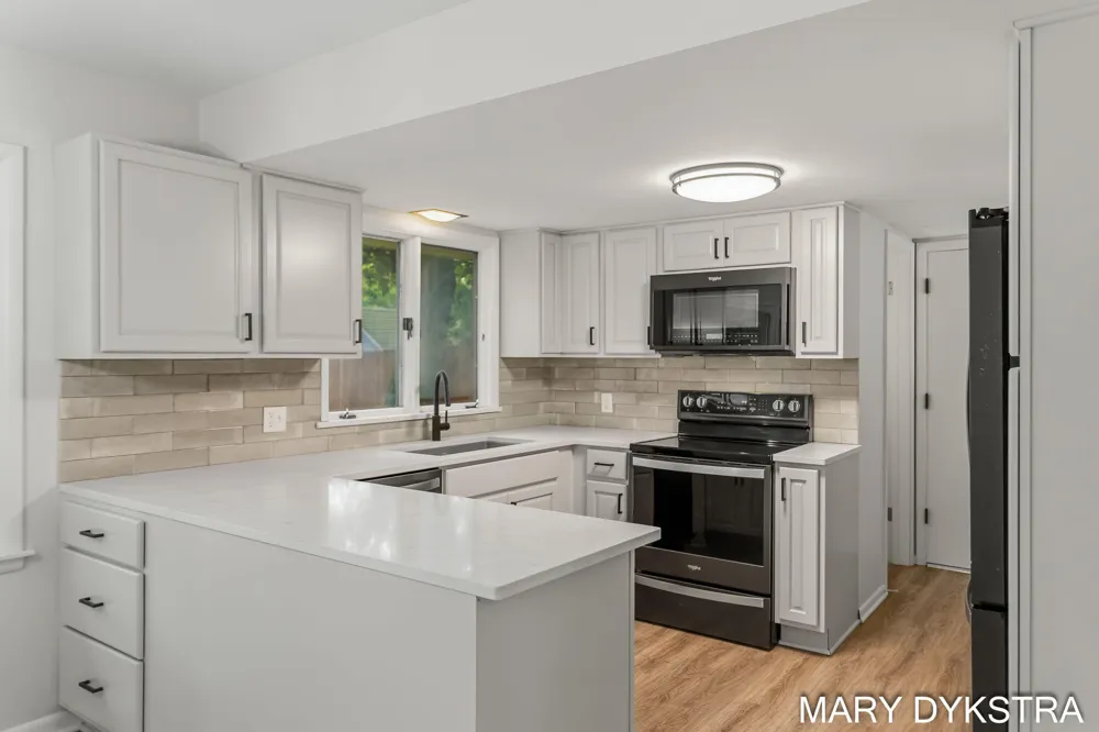 409 W Lakewood Boulevard Holland, MI 49424