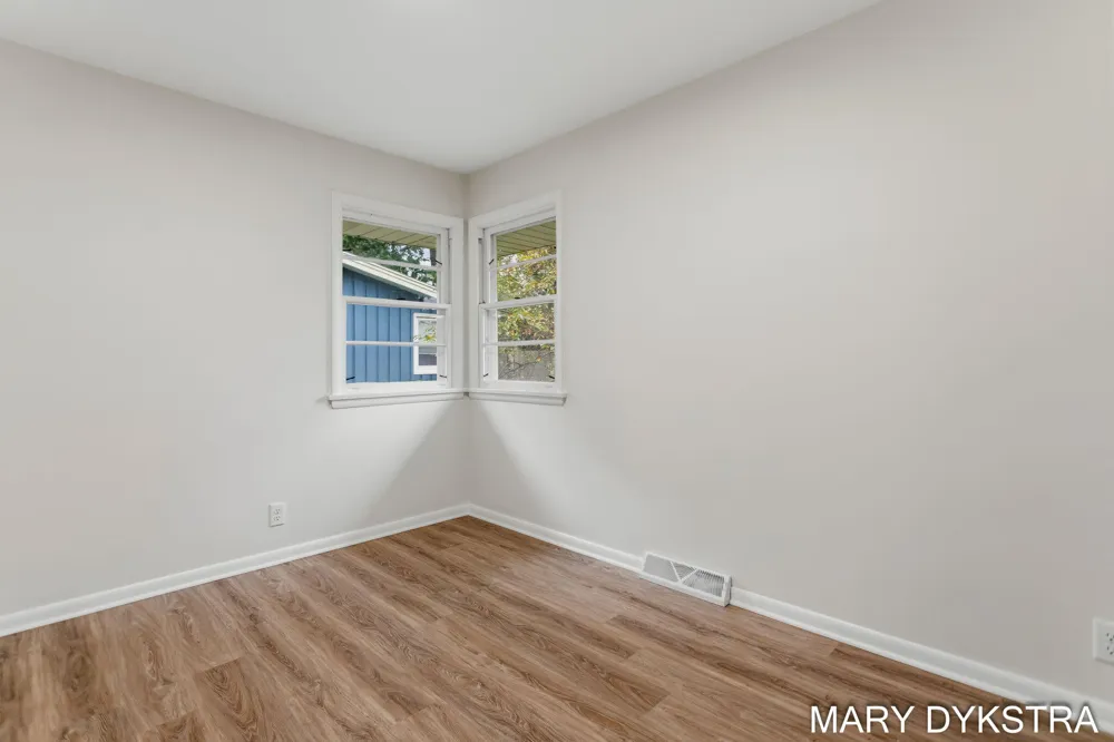 409 W Lakewood Boulevard Holland, MI 49424