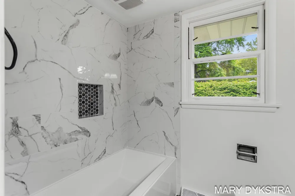409 W Lakewood Boulevard Holland, MI 49424