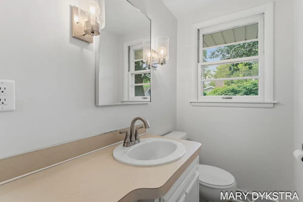 409 W Lakewood Boulevard Holland, MI 49424
