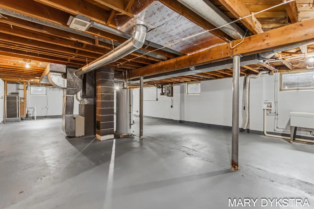 409 W Lakewood Boulevard Holland, MI 49424