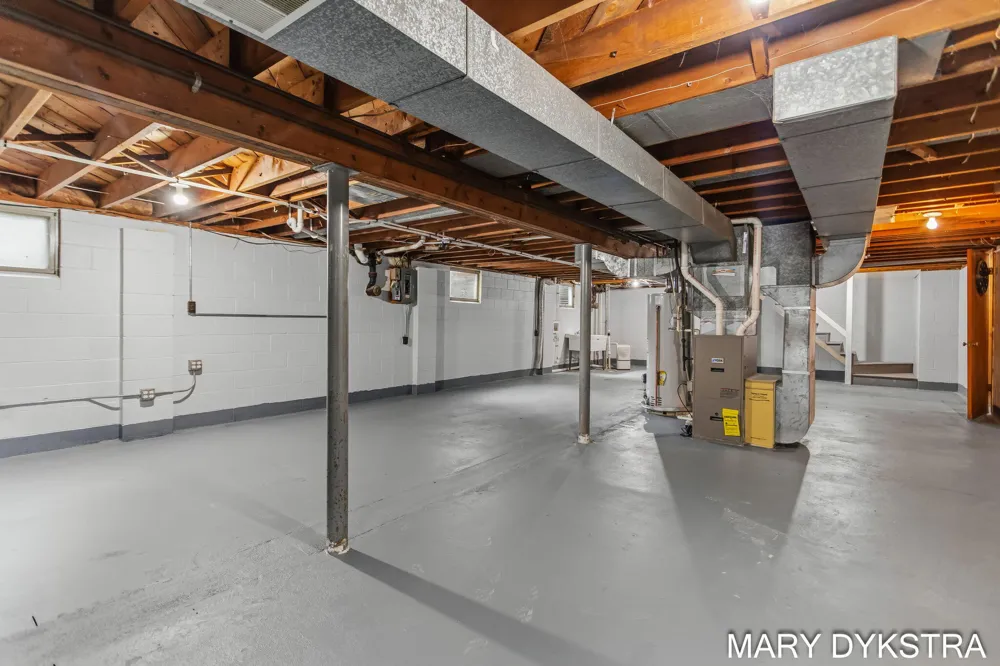 409 W Lakewood Boulevard Holland, MI 49424