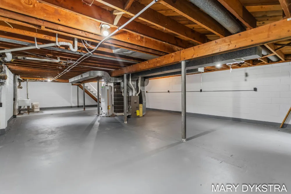 409 W Lakewood Boulevard Holland, MI 49424