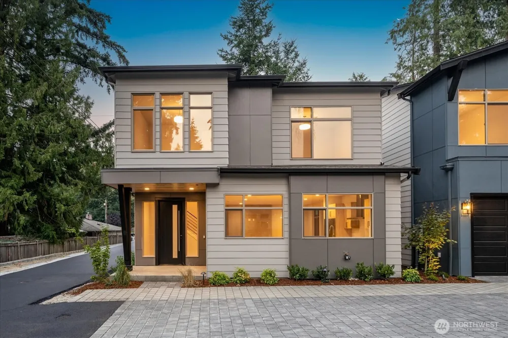 12319 NE 70th Lane Kirkland, WA 98033