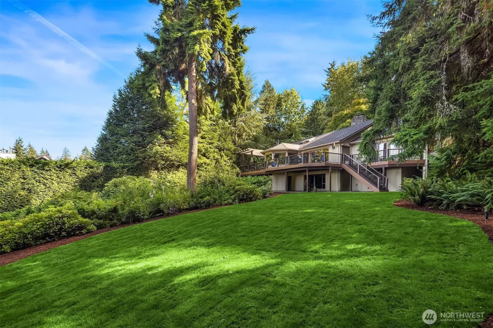 5902 172nd Place SE Bellevue, WA 98006