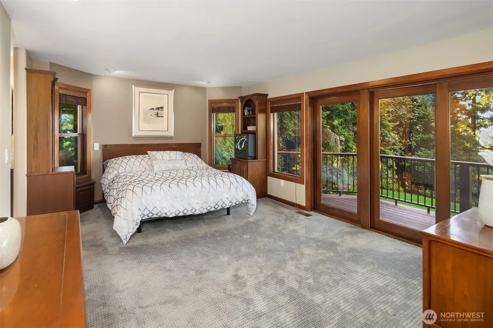 5902 172nd Place SE Bellevue, WA 98006