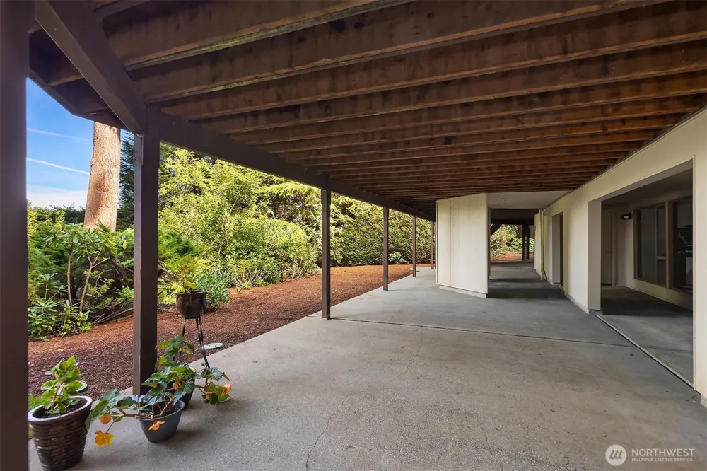 5902 172nd Place SE Bellevue, WA 98006