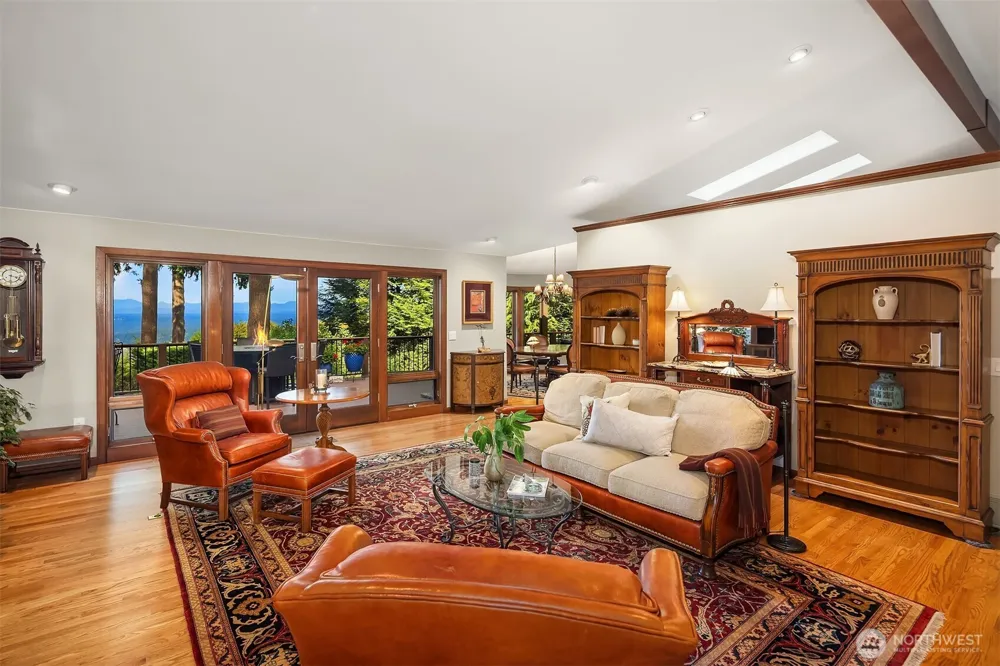 5902 172nd Place SE Bellevue, WA 98006