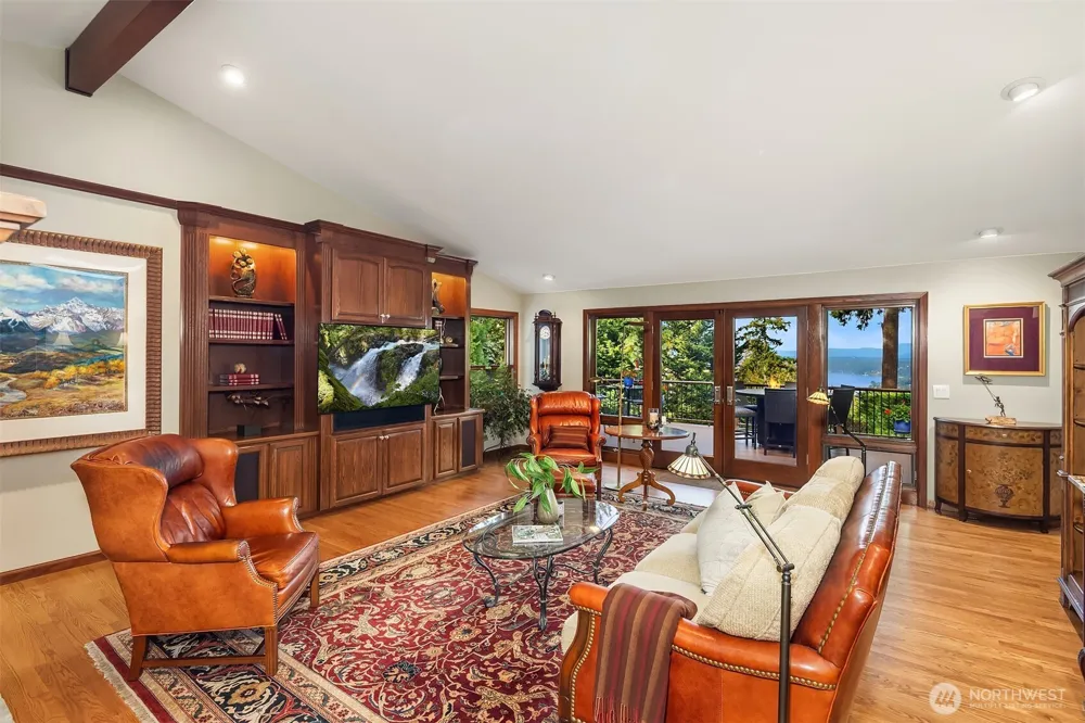 5902 172nd Place SE Bellevue, WA 98006