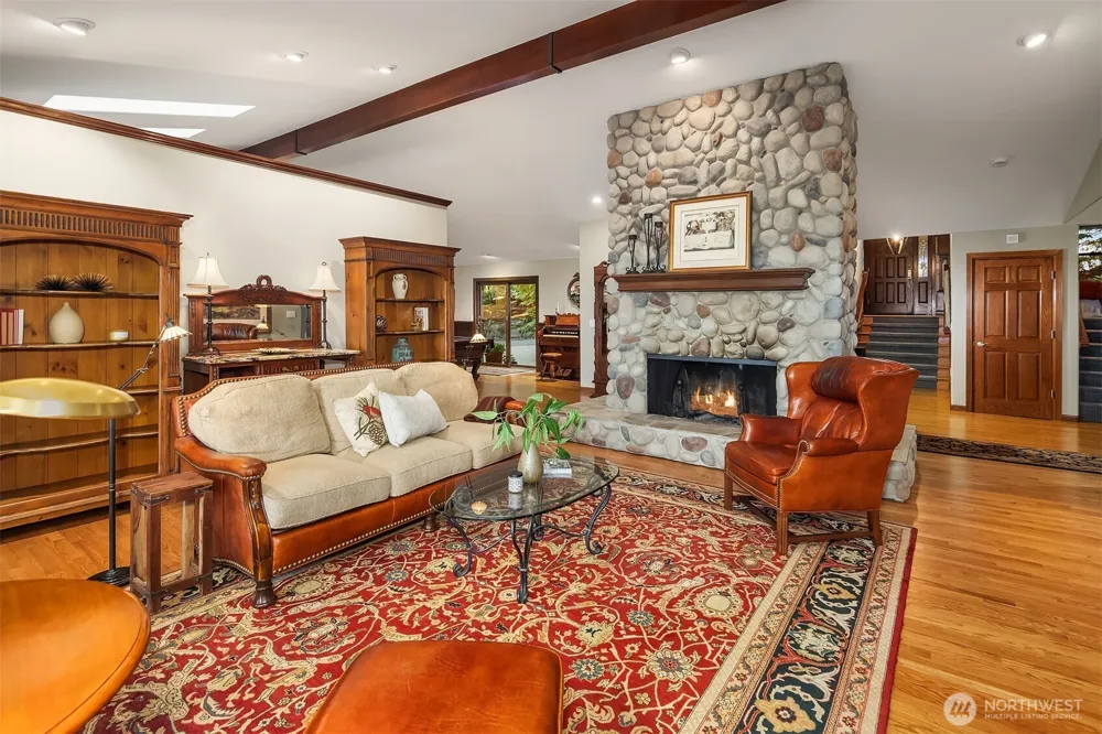 5902 172nd Place SE Bellevue, WA 98006
