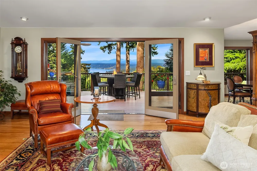 5902 172nd Place SE Bellevue, WA 98006