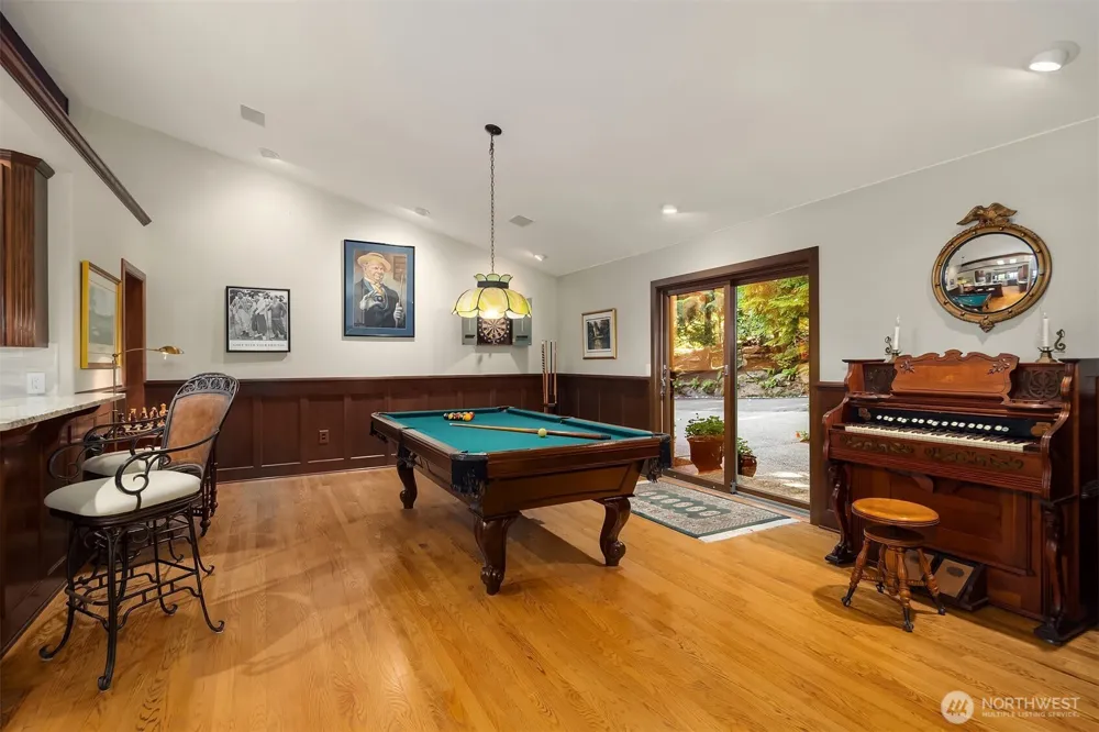 5902 172nd Place SE Bellevue, WA 98006