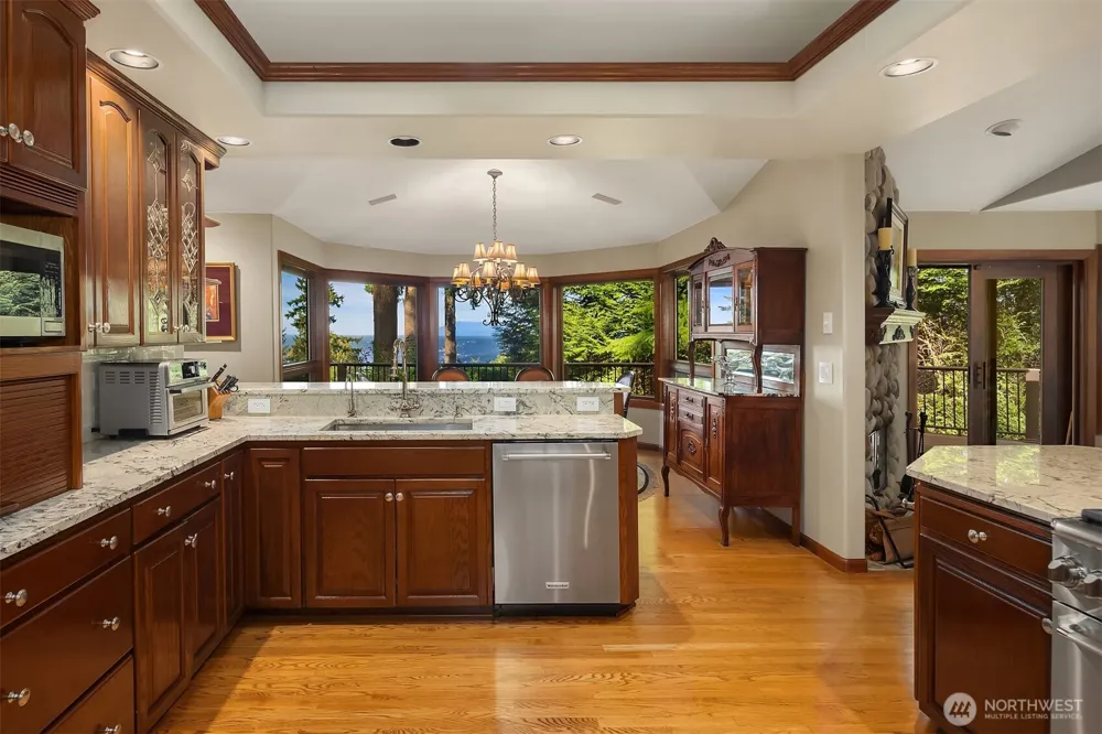 5902 172nd Place SE Bellevue, WA 98006