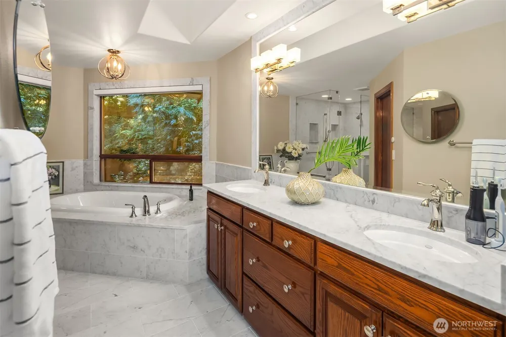 5902 172nd Place SE Bellevue, WA 98006