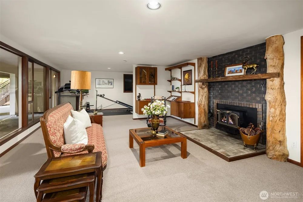 5902 172nd Place SE Bellevue, WA 98006